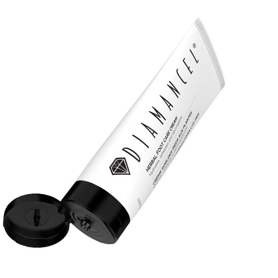Front view of the Diamancel herbal foot care cream in the opened tube of 90 ml. Diamancel Europe